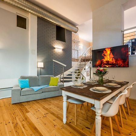 Exklusive Und Grosszuegige Wohnung 140 Qm In Magdeburg Top-Lage Mit Kicker Fuer Bis Zu 8 Personen Bagian luar foto