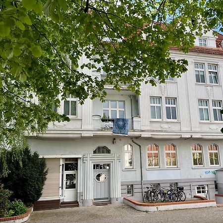 Exklusive Und Grosszuegige Wohnung 140 Qm In Magdeburg Top-Lage Mit Kicker Fuer Bis Zu 8 Personen Bagian luar foto