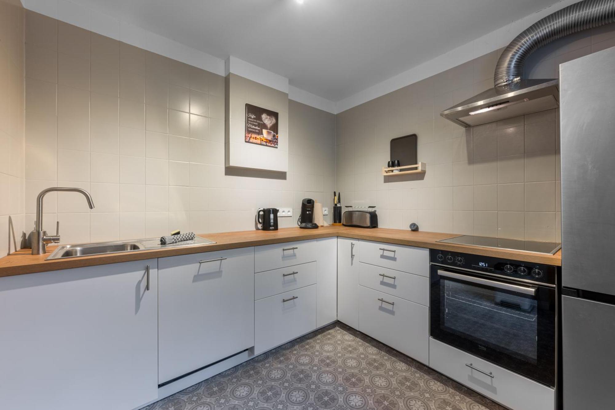 Exklusive Und Grosszuegige Wohnung 140 Qm In Magdeburg Top-Lage Mit Kicker Fuer Bis Zu 8 Personen Bagian luar foto
