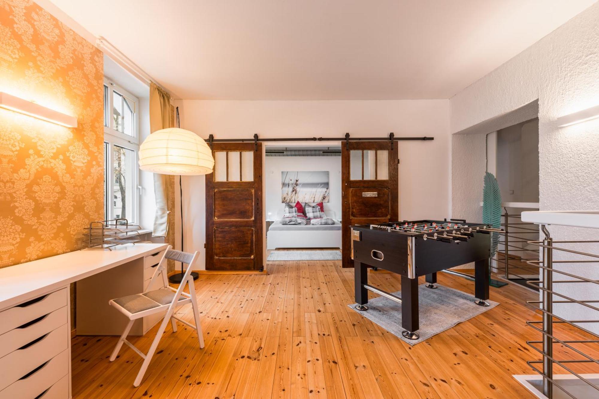 Exklusive Und Grosszuegige Wohnung 140 Qm In Magdeburg Top-Lage Mit Kicker Fuer Bis Zu 8 Personen Bagian luar foto